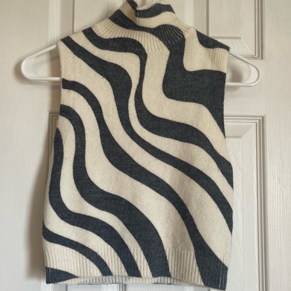 Zara mock neck sweater vest top